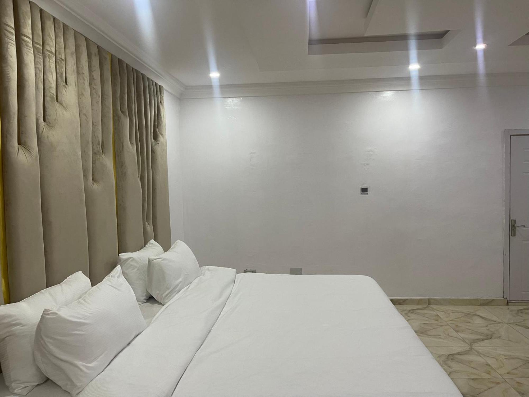 White Gold Hotel Ikeja Exterior foto